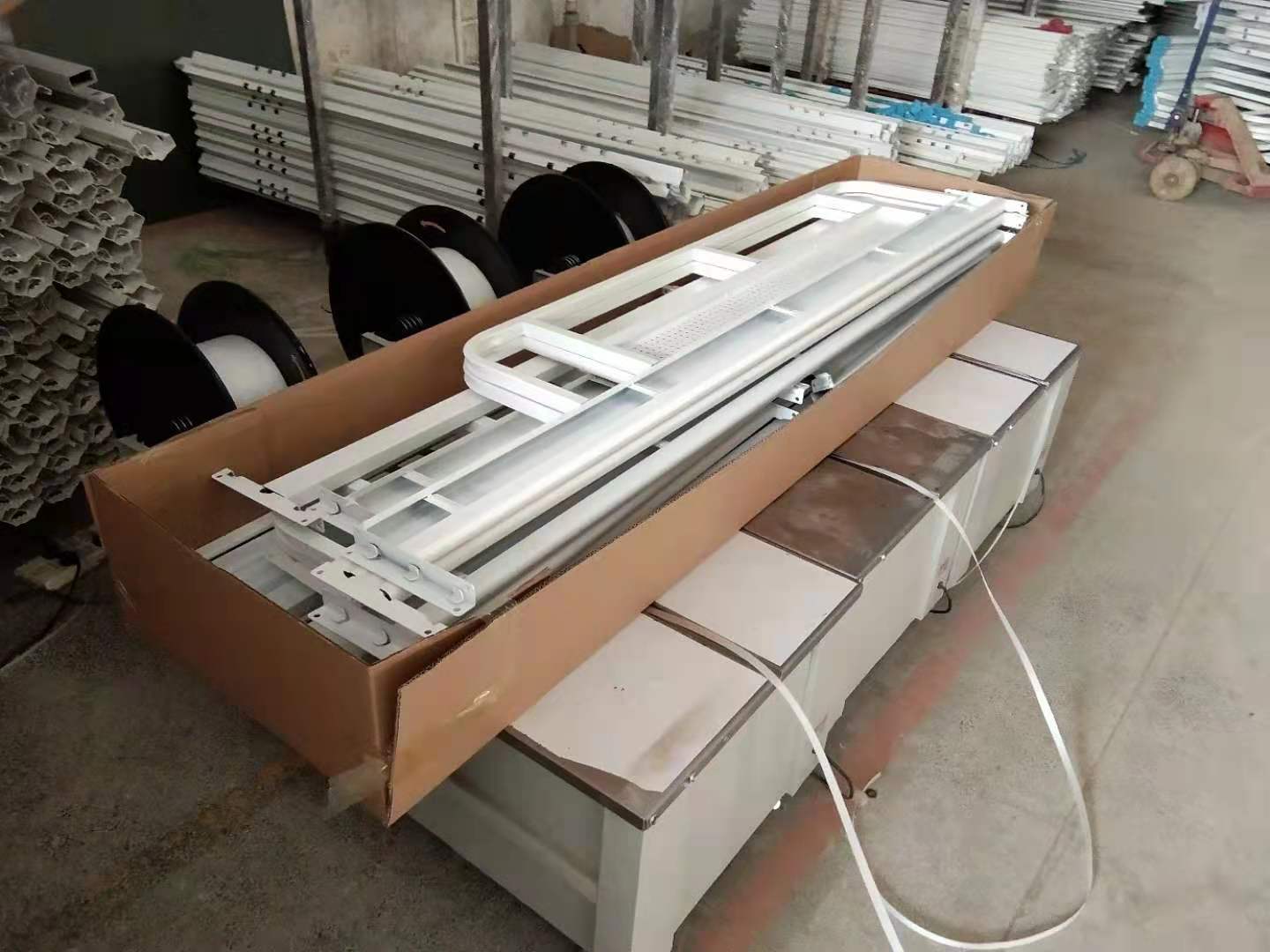 廠區(qū)堆滿鐵床怎么辦？