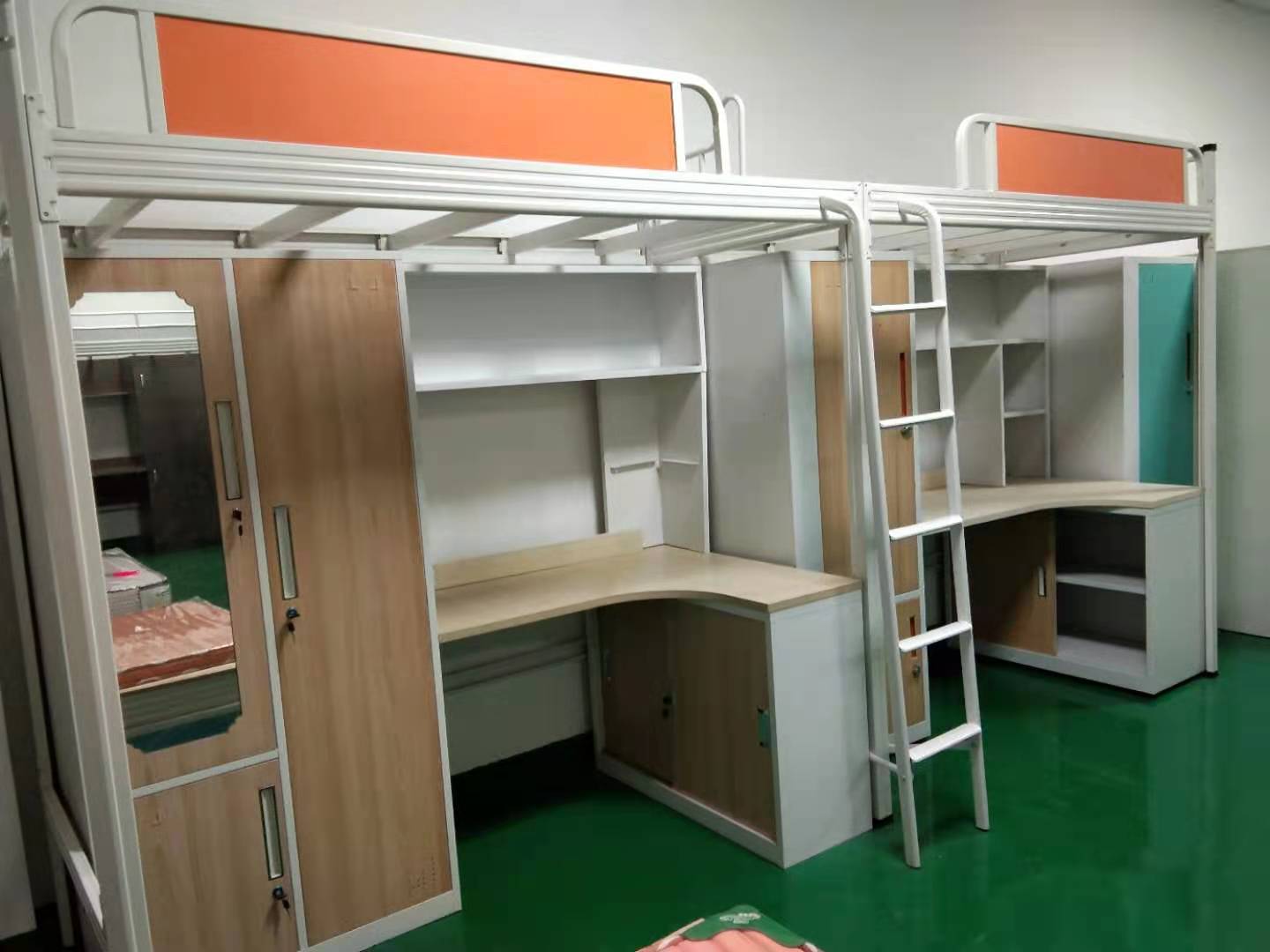給孩子睡雙層鐵床時(shí)，需要考慮哪些事？